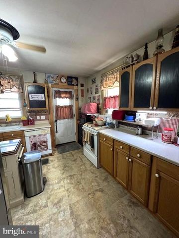 10 S 2ND ST, Dillsburg, PA 17019