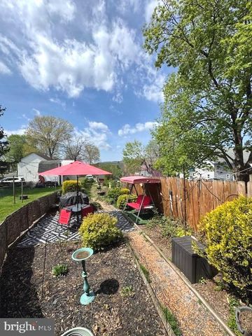 10 S 2ND ST, Dillsburg, PA 17019