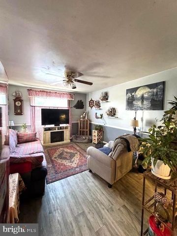 10 S 2ND ST, Dillsburg, PA 17019