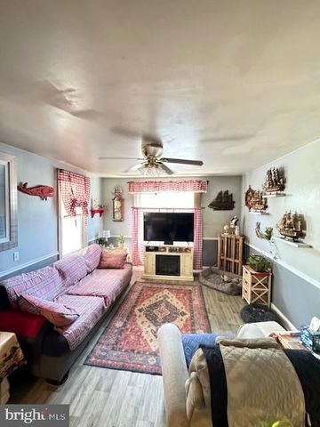 10 S 2ND ST, Dillsburg, PA 17019