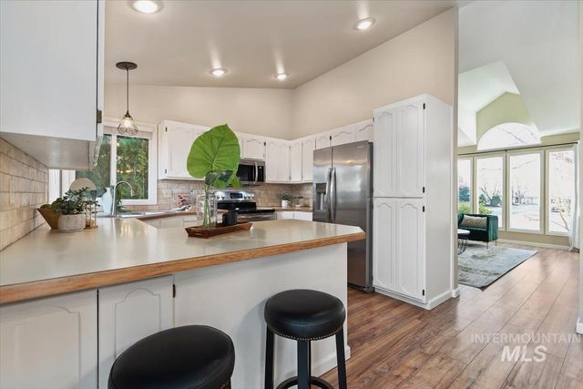 1544 E Falcon Rim Ct, Eagle, ID 83616