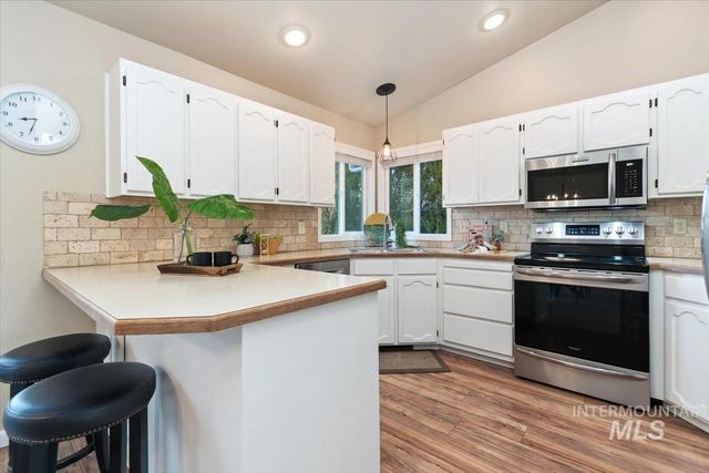 1544 E Falcon Rim Ct, Eagle, ID 83616