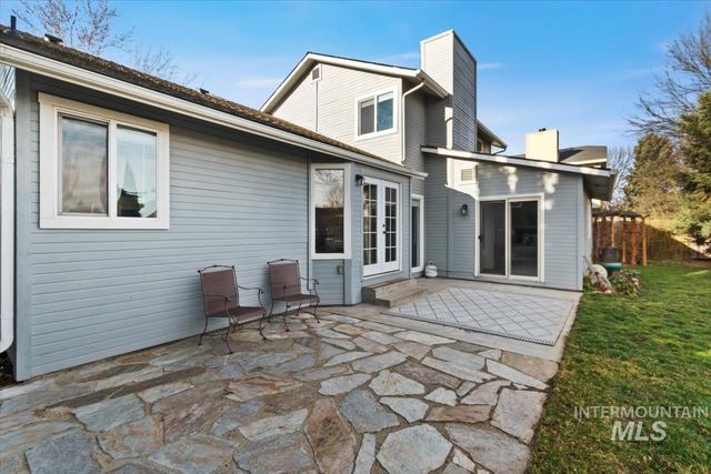 1544 E Falcon Rim Ct, Eagle, ID 83616