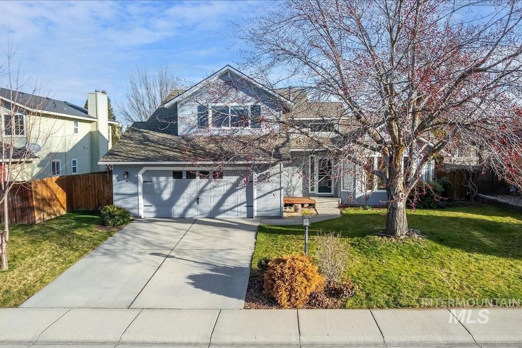 1544 E Falcon Rim Ct, Eagle, ID 83616