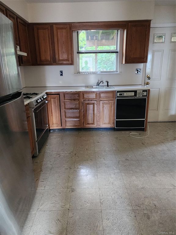 2681 Sheldon Place, Oceanside, NY 11572 — photo 2