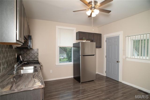 3241 Coles Avenue, St Louis, MO 63114
