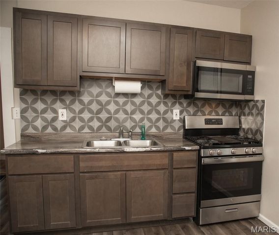 3241 Coles Avenue, St Louis, MO 63114