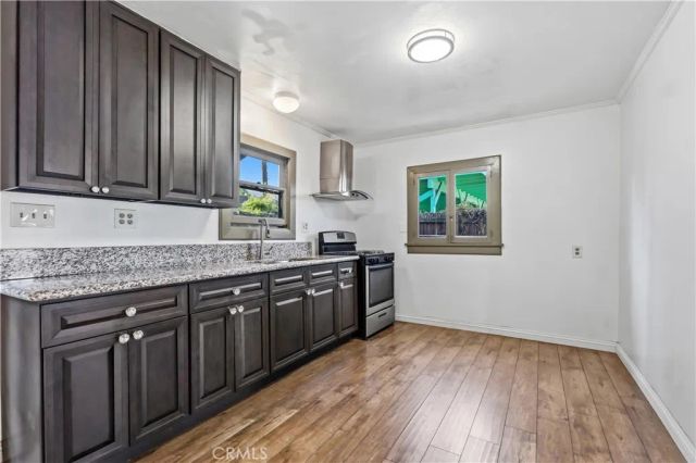 165 S Meridith Avenue, Pasadena, CA 91106