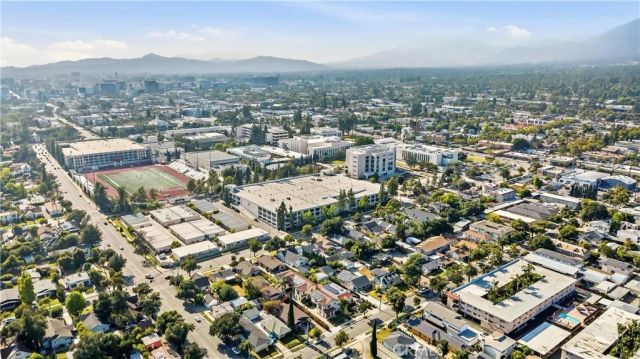 165 S Meridith Avenue, Pasadena, CA 91106