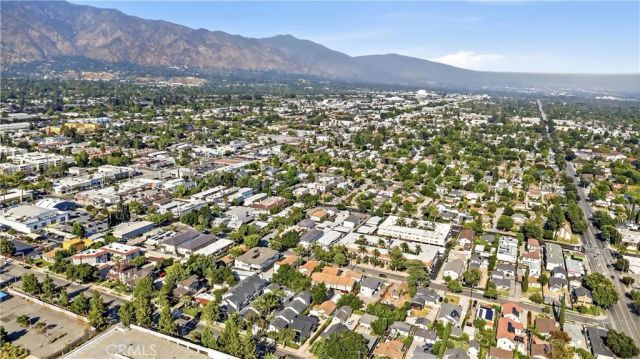 165 S Meridith Avenue, Pasadena, CA 91106
