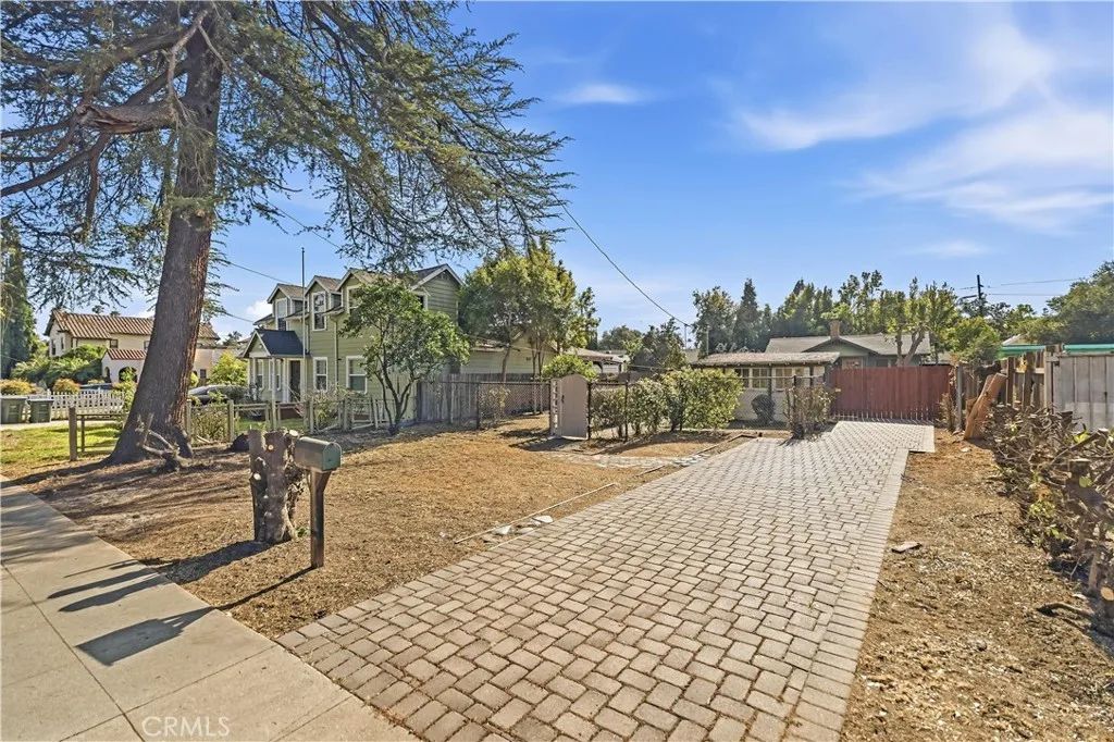 165 S Meridith Avenue, Pasadena, CA 91106
