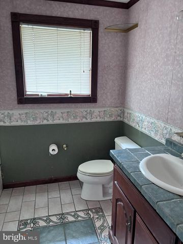 2350 N PARKVIEW DR, West Norriton, PA 19403