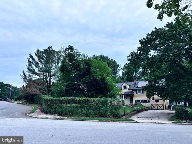 2350 N PARKVIEW DR, West Norriton, PA 19403