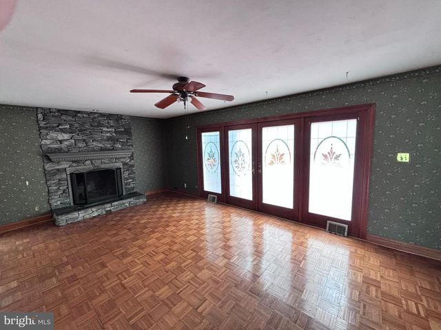 2350 N PARKVIEW DR, West Norriton, PA 19403