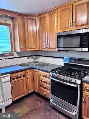 2350 N PARKVIEW DR, West Norriton, PA 19403