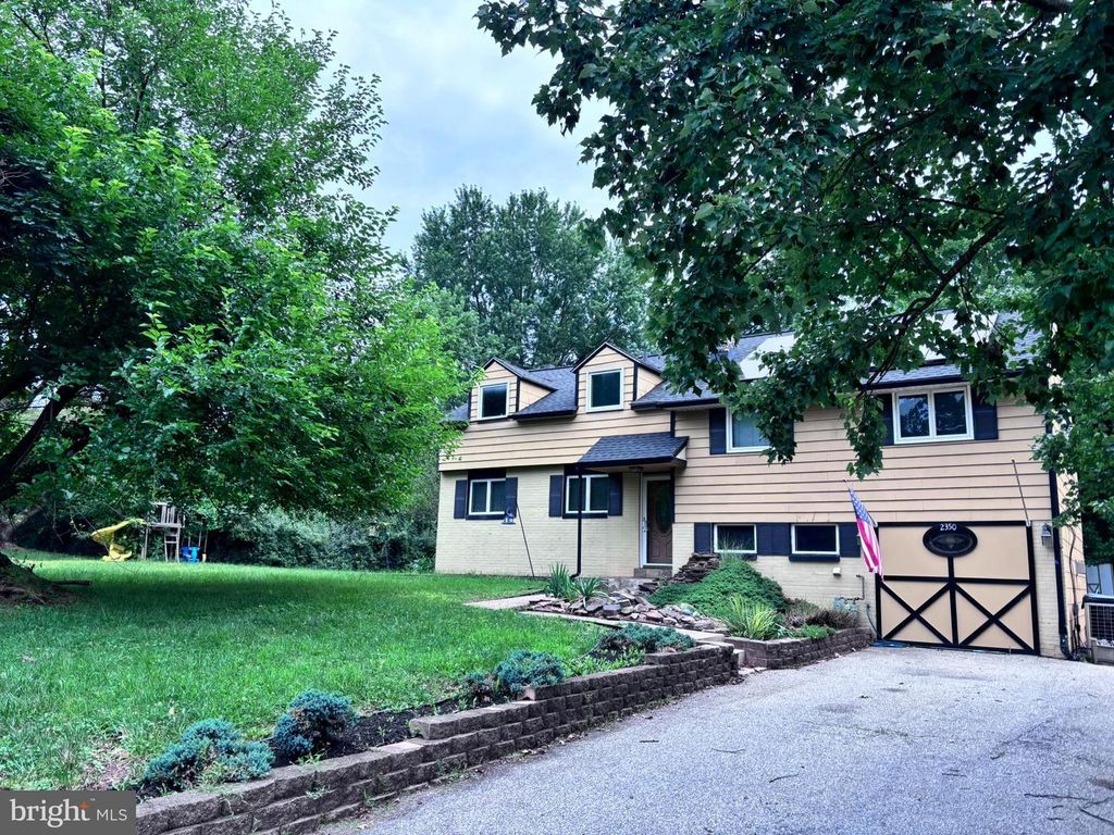 2350 N PARKVIEW DR, West Norriton, PA 19403