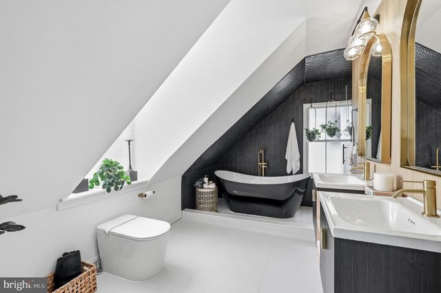 129 S CHURCH ST, Moorestown, NJ 08057