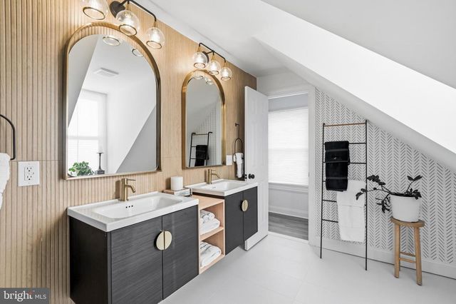 129 S CHURCH ST, Moorestown, NJ 08057