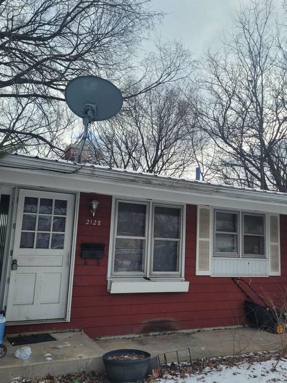 2128 State Street, Peru, IL 61354