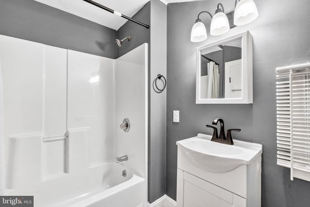 11 CONCORD AVE, Westville, NJ 08093