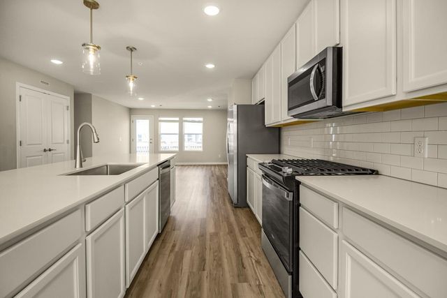 5860 156th Street W, Apple Valley, MN 55124