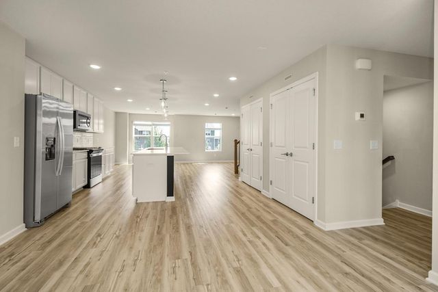 5860 156th Street W, Apple Valley, MN 55124