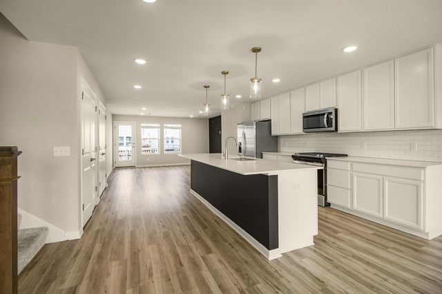5860 156th Street W, Apple Valley, MN 55124
