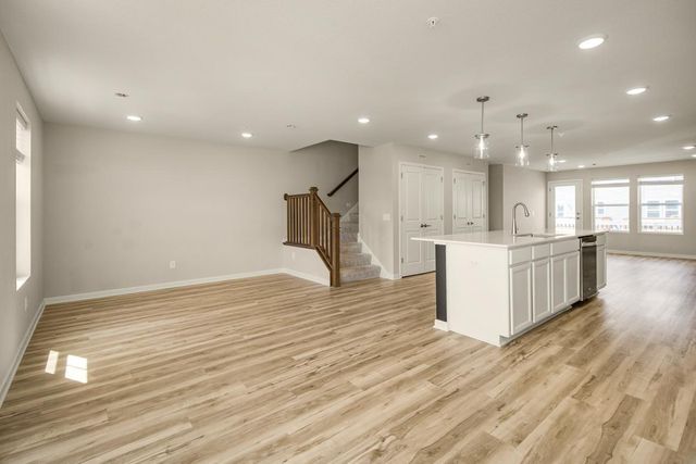 5860 156th Street W, Apple Valley, MN 55124