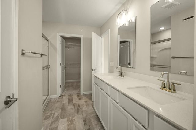 5860 156th Street W, Apple Valley, MN 55124