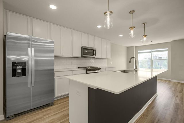 5860 156th Street W, Apple Valley, MN 55124