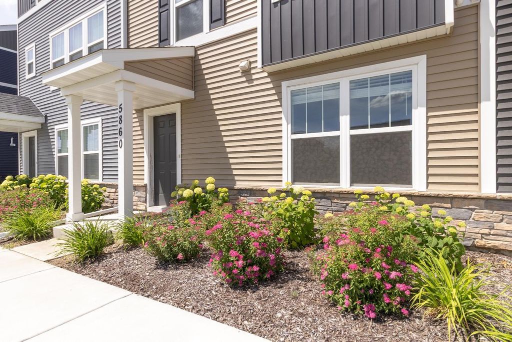 5860 156th Street W, Apple Valley, MN 55124 — photo 2