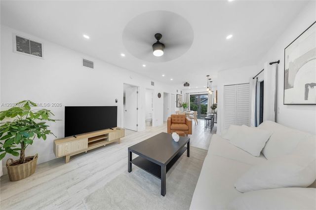 243 NW 32nd Street, Miami, FL 33127
