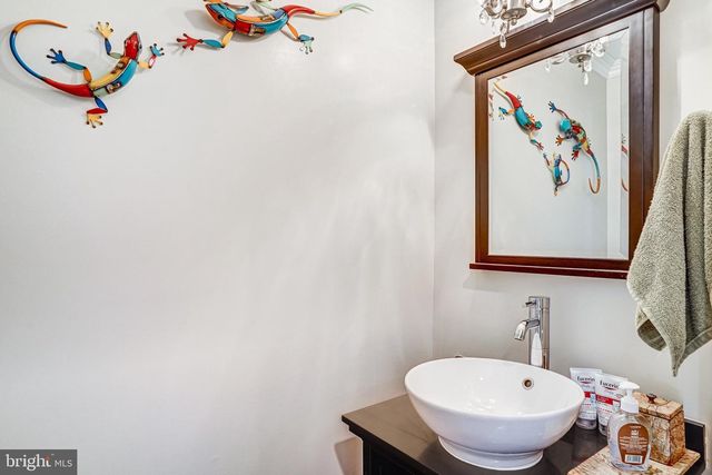 6302 SHIPLETT BLVD, Burke, VA 22015