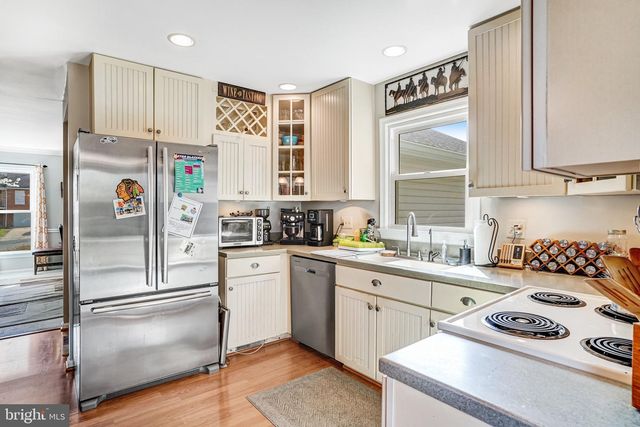 6302 SHIPLETT BLVD, Burke, VA 22015