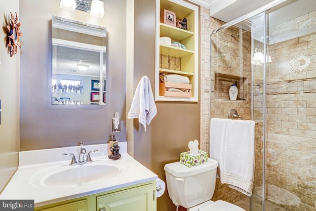 6302 SHIPLETT BLVD, Burke, VA 22015