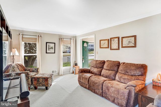 6302 SHIPLETT BLVD, Burke, VA 22015