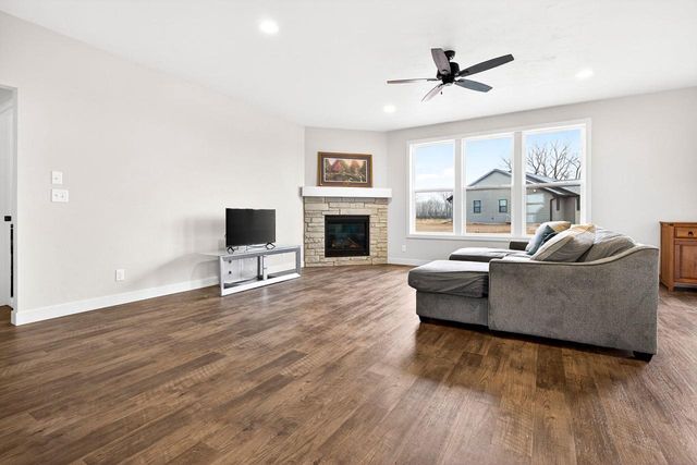 1743 LEGACY LANE, Neenah, WI 54956