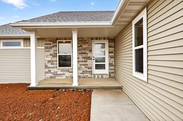 1743 LEGACY LANE, Neenah, WI 54956