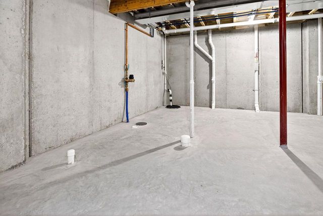 1743 LEGACY LANE, Neenah, WI 54956