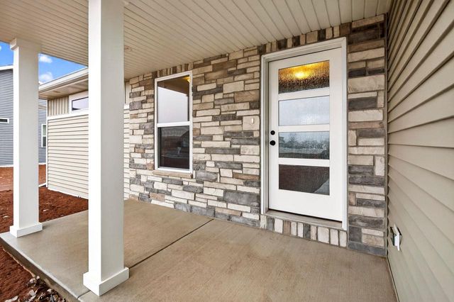 1743 LEGACY LANE, Neenah, WI 54956