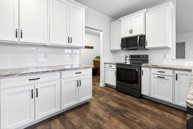 1743 LEGACY LANE, Neenah, WI 54956