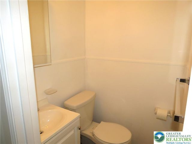 2028 Ealer Avenue, Wilson Boro, PA 18042