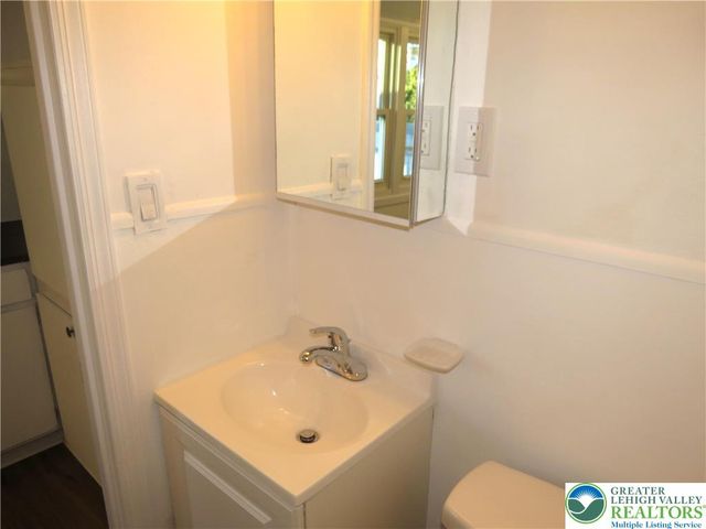 2028 Ealer Avenue, Wilson Boro, PA 18042