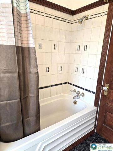 2028 Ealer Avenue, Wilson Boro, PA 18042