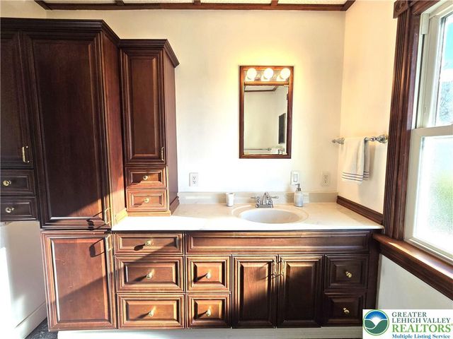 2028 Ealer Avenue, Wilson Boro, PA 18042