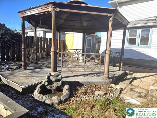 2028 Ealer Avenue, Wilson Boro, PA 18042