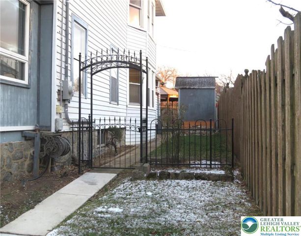 2028 Ealer Avenue, Wilson Boro, PA 18042