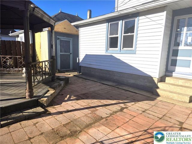 2028 Ealer Avenue, Wilson Boro, PA 18042