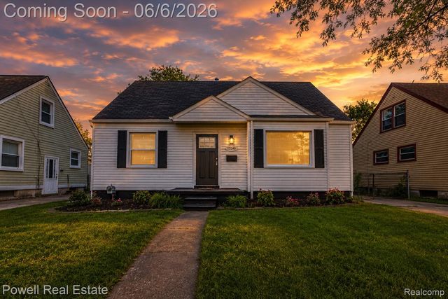 25246 Hayes Road, Roseville, MI 48066