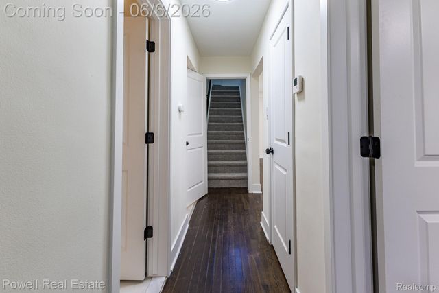 25246 Hayes Road, Roseville, MI 48066